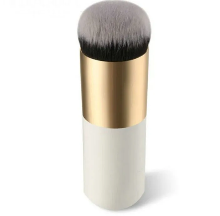 Chubby pier makeup brush with rayon bristles and wooden handle, 11cm total length, available in multiple colours
