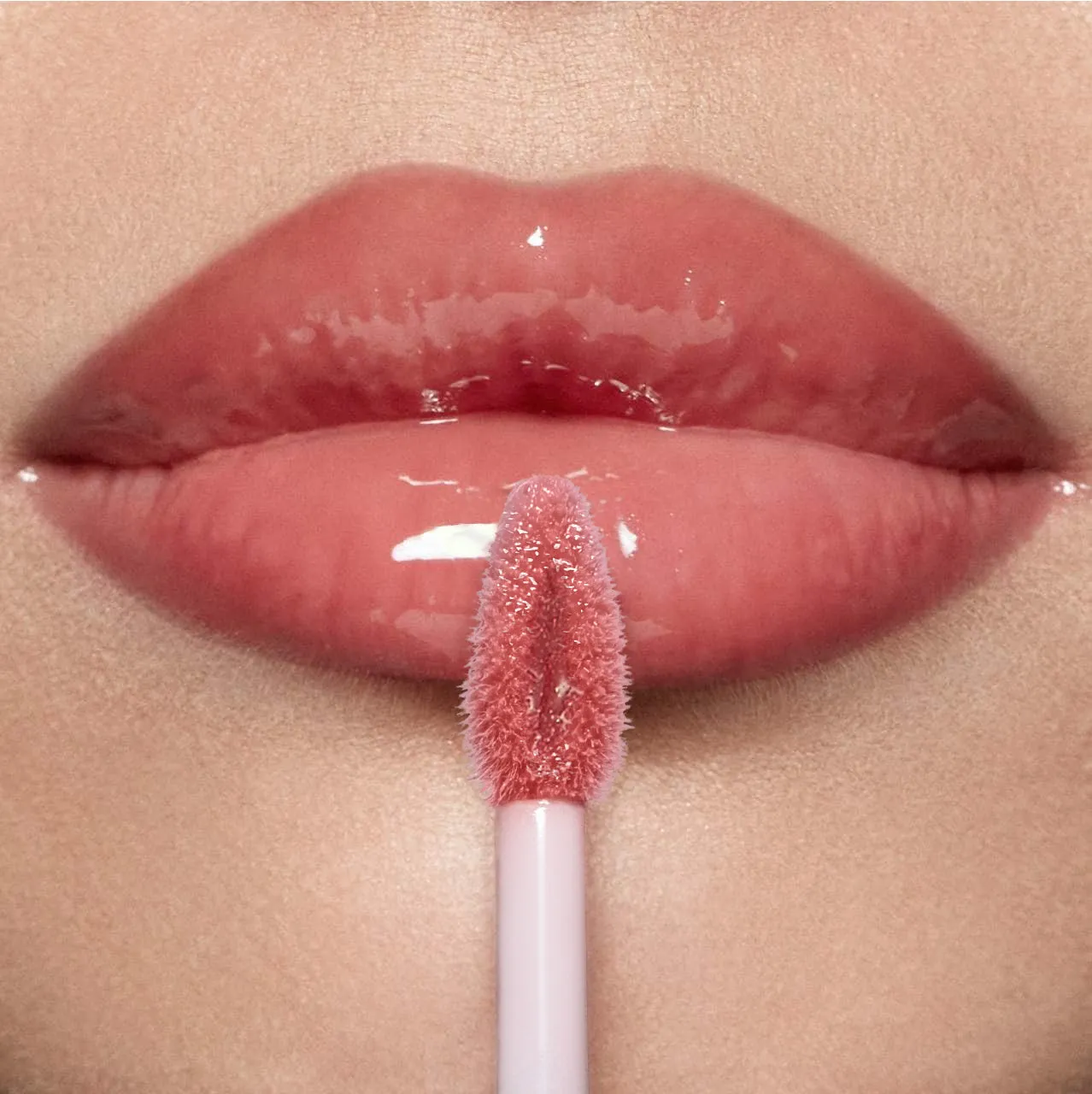 PHOFAY Hyaluronic Lip Gloss 4ml in colour 01, long-lasting moisturising lip gloss with glossy finish