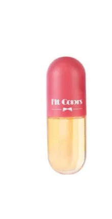 Clear lip plumper oil 5.5ml in light yellow with reflective shine