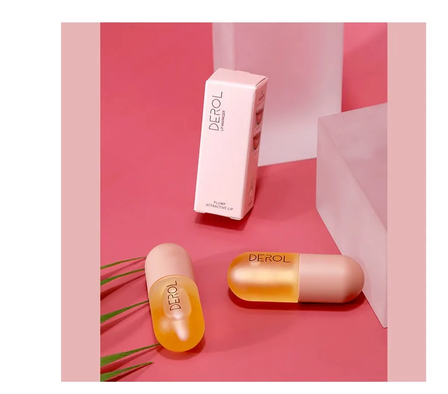 Clear lip plumper oil 5.5ml in light yellow with reflective shine