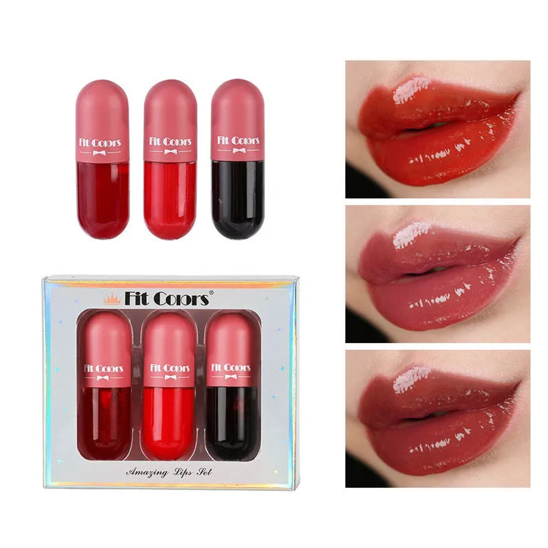 Clear lip plumper oil 5.5ml in light yellow with reflective shine