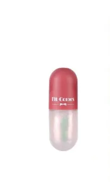 Clear lip plumper oil 5.5ml in light yellow with reflective shine