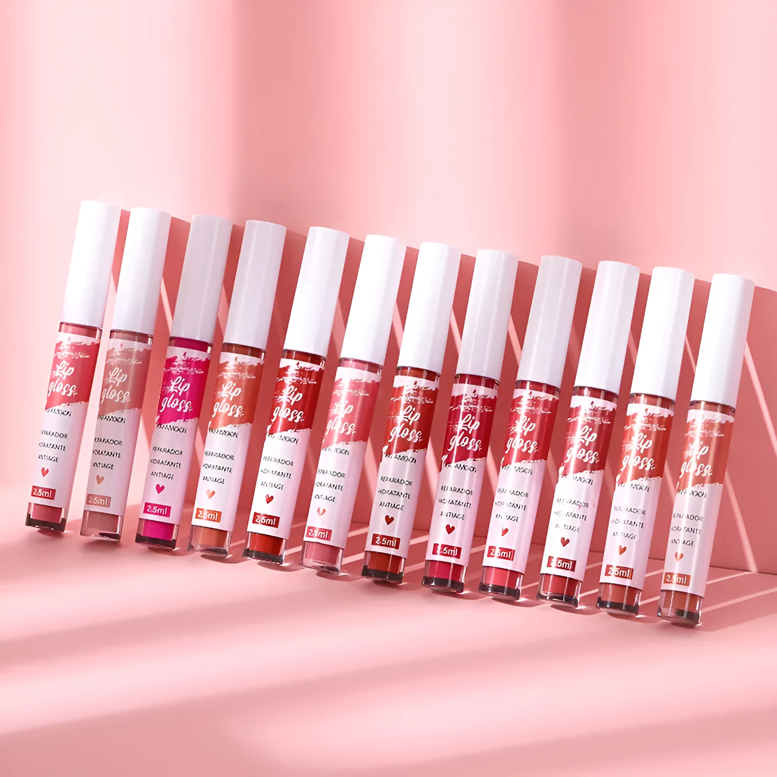 Matte velvet lip gloss tube in 2.5ml size with non-stick cup, long-lasting non-fading colour