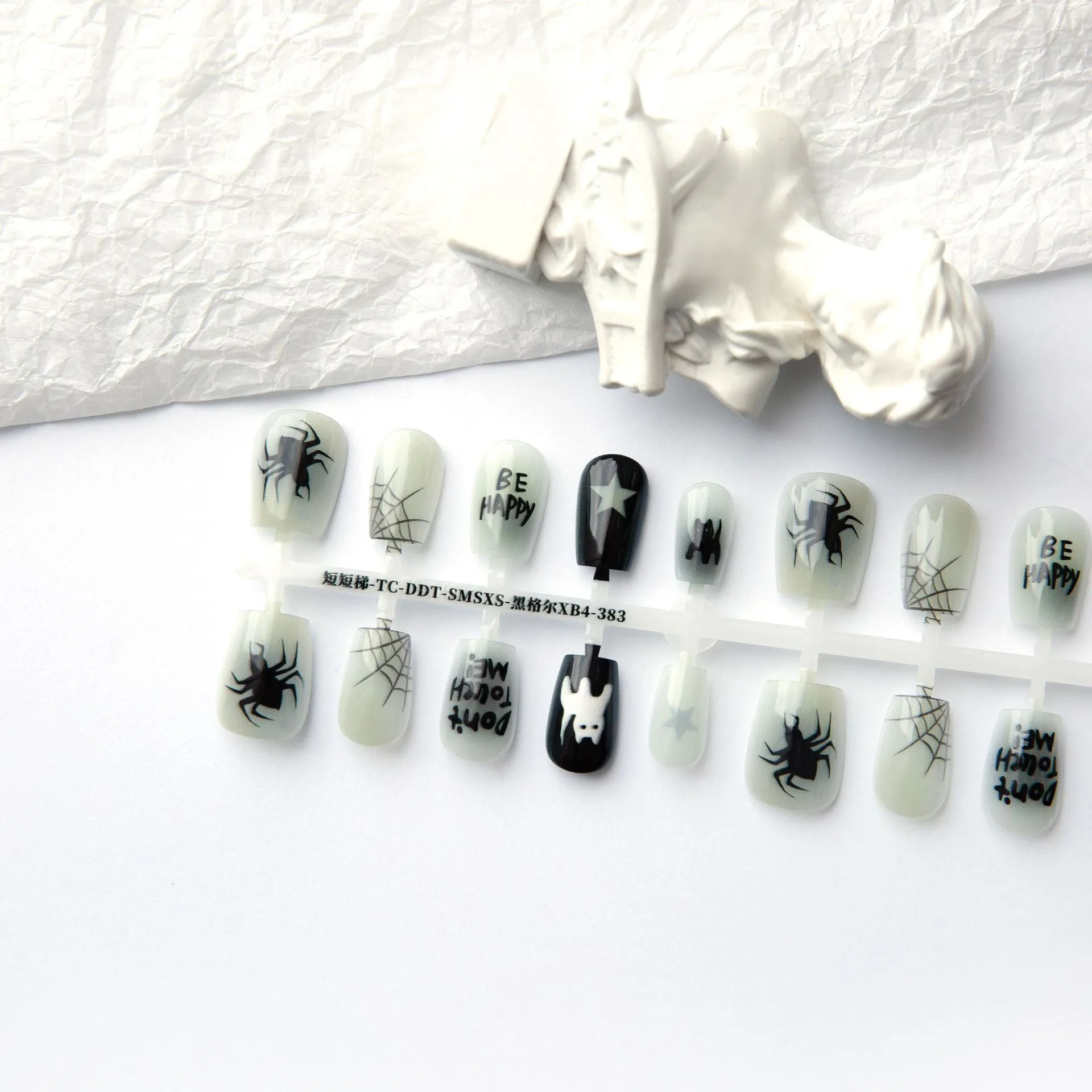 Wansheng YT2 short ladder nail sticker set in glossy seal layer, 40 pieces, Hegel XB4-383 colour, on white background