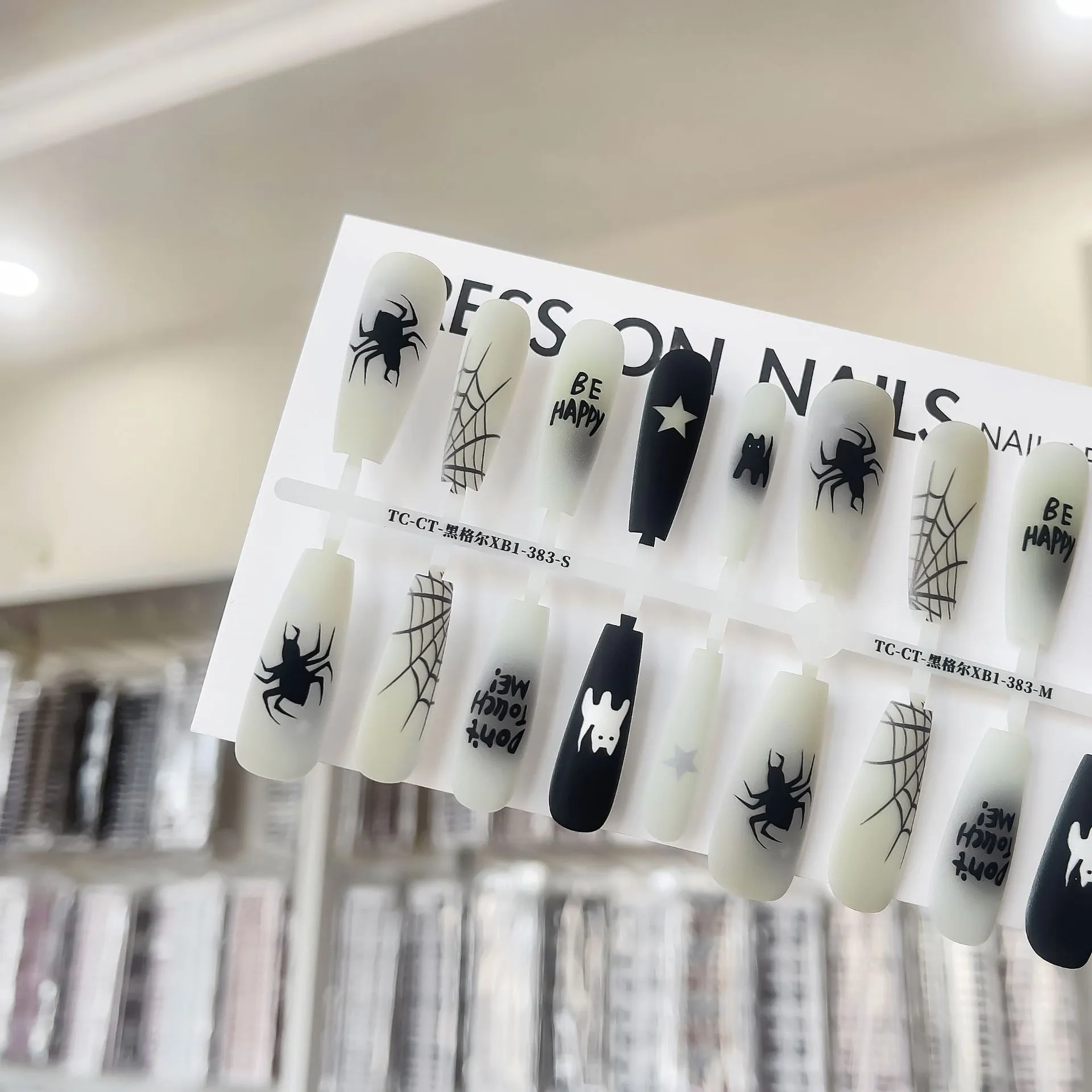 Wansheng YT2 short ladder nail sticker set in glossy seal layer, 40 pieces, Hegel XB4-383 colour, on white background