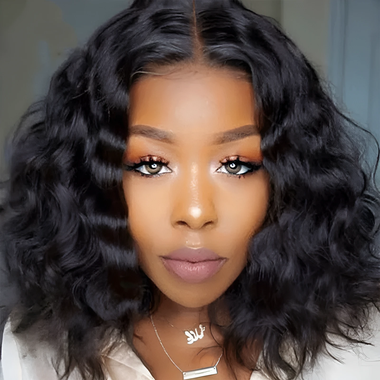 European American short curly black wig with oblique bangs medium fibre headgear