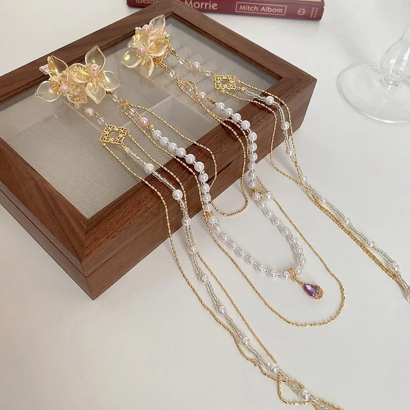 Women's acrylic hairpin with tassel shape, pearl diamond flower decoration and gold-colour grip