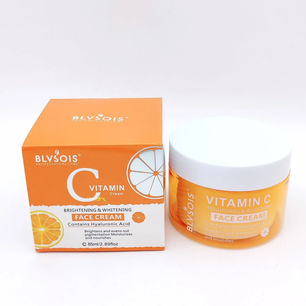 Vitamin C facial care set with moisturising cream and skincare products in various sizes