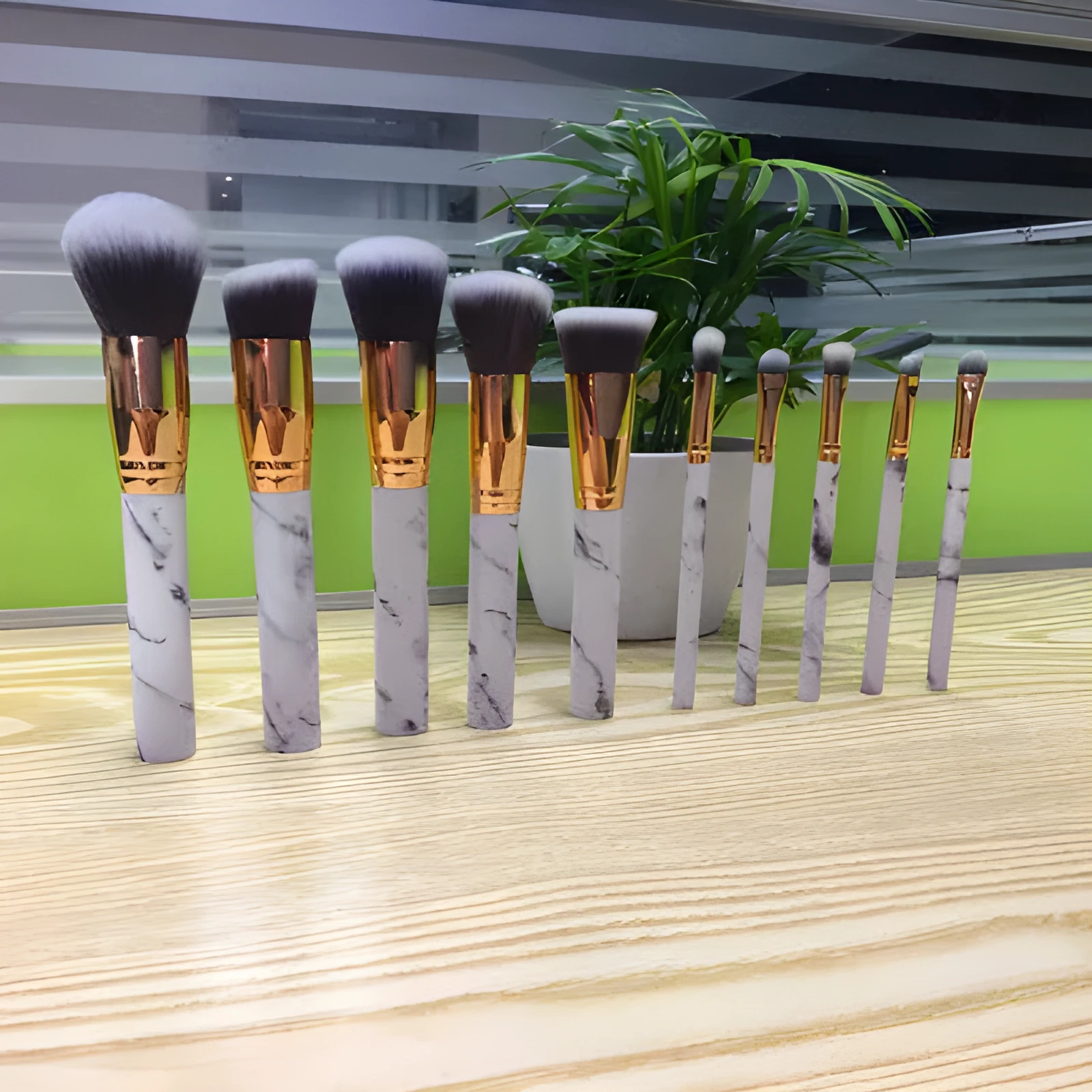 10-piece marble pattern makeup brush set with bag including large and small synthetic bristle brushes