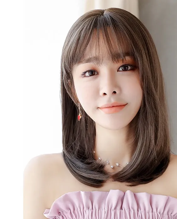 Women's 45cm long straight chemical fibre wig with buckle in honey pudding colour on mannequin head