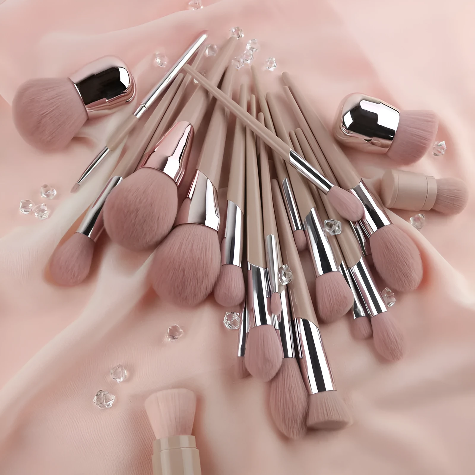 Girly heart pink 5-piece makeup brush set with eyeshadow brush and free storage bag