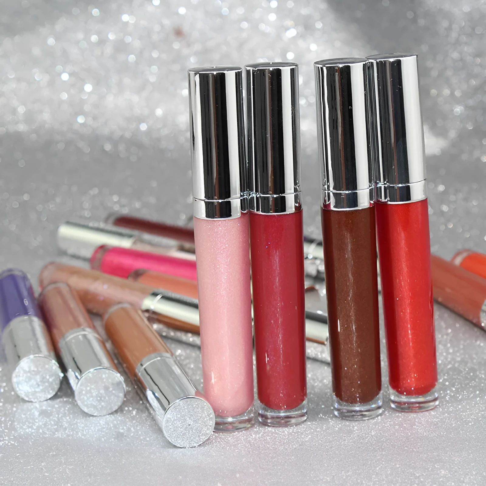 Pearl lip gloss logo-free round tube with moisturising clear lip oil, available in multiple colour styles