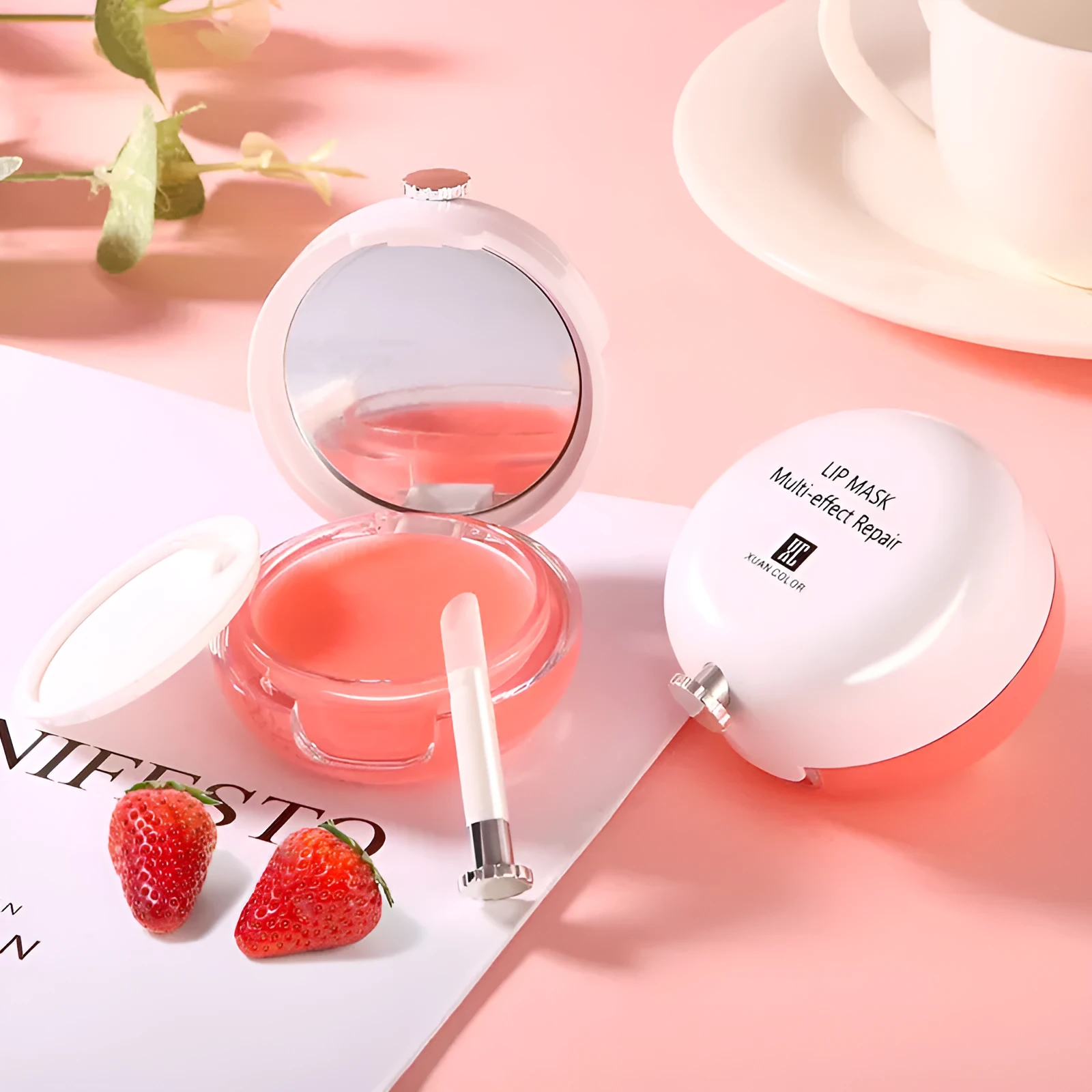 Lip sleeping mask in strawberry flavour with grape seed oil, 13g pot