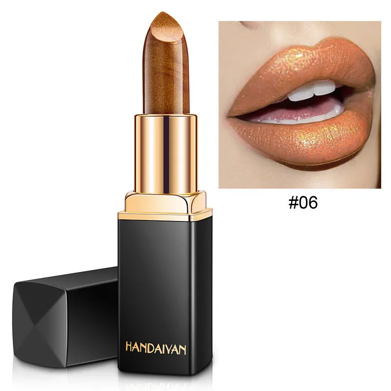 Pearlescent colour change temperature change lipstick with colour-shifting finish