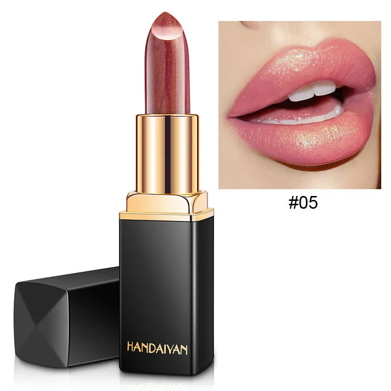 Pearlescent colour change temperature change lipstick with colour-shifting finish