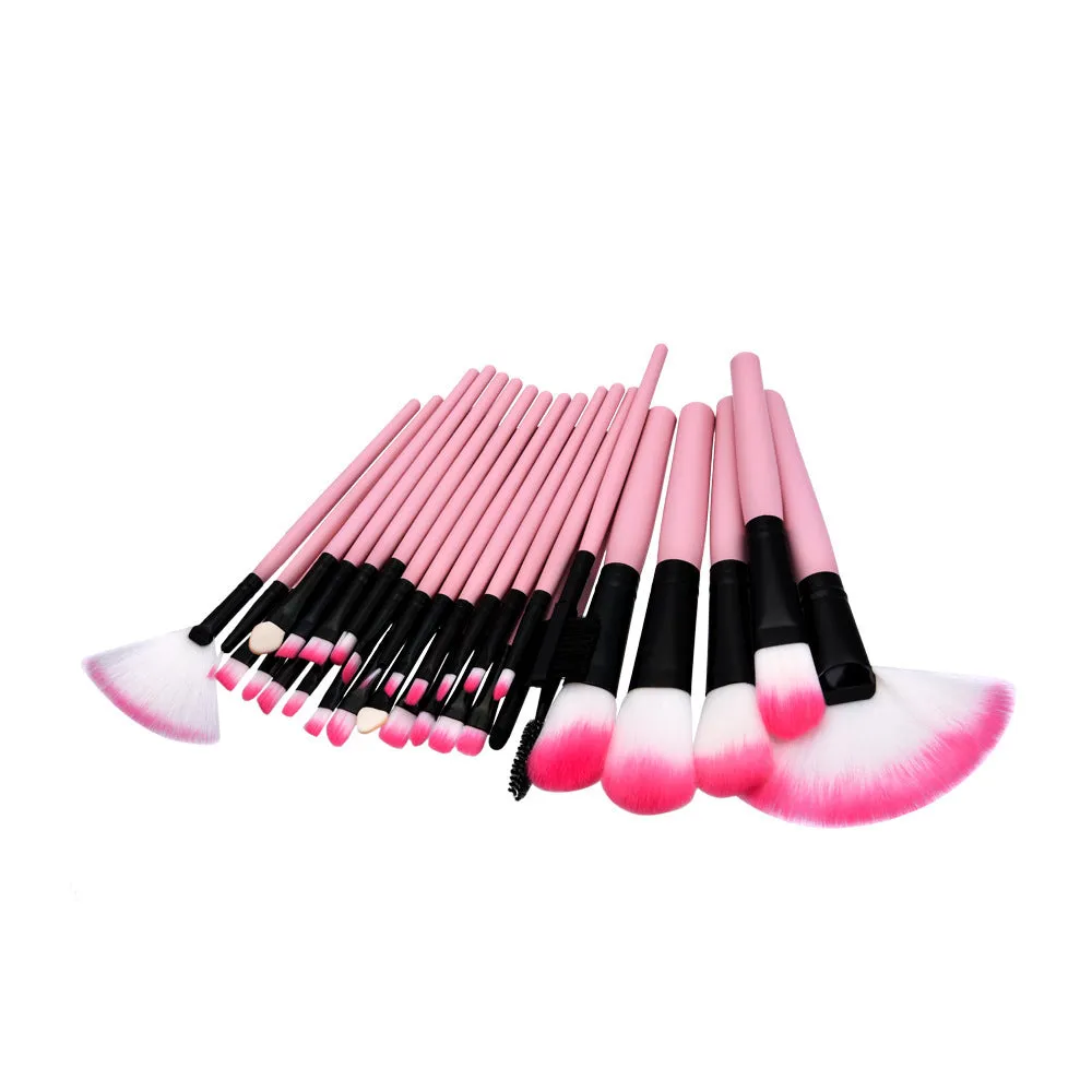 Beauty Appliance makeup brush set with nylon bristles and wood handle in beige colour