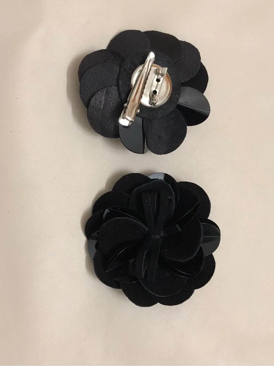Fine flannel flowers corsage with tungsten alloy inlay, available in five colours, used as hair clip, handbag pendant, or brooch