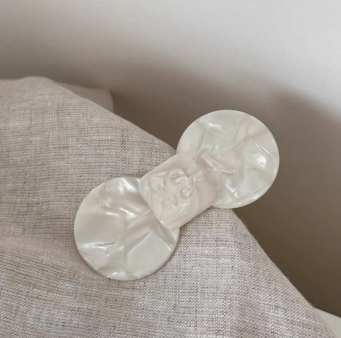 South Korean sweet girl letter bow barrette for women in acrylic, pink large size 7.5cm × 3.5cm