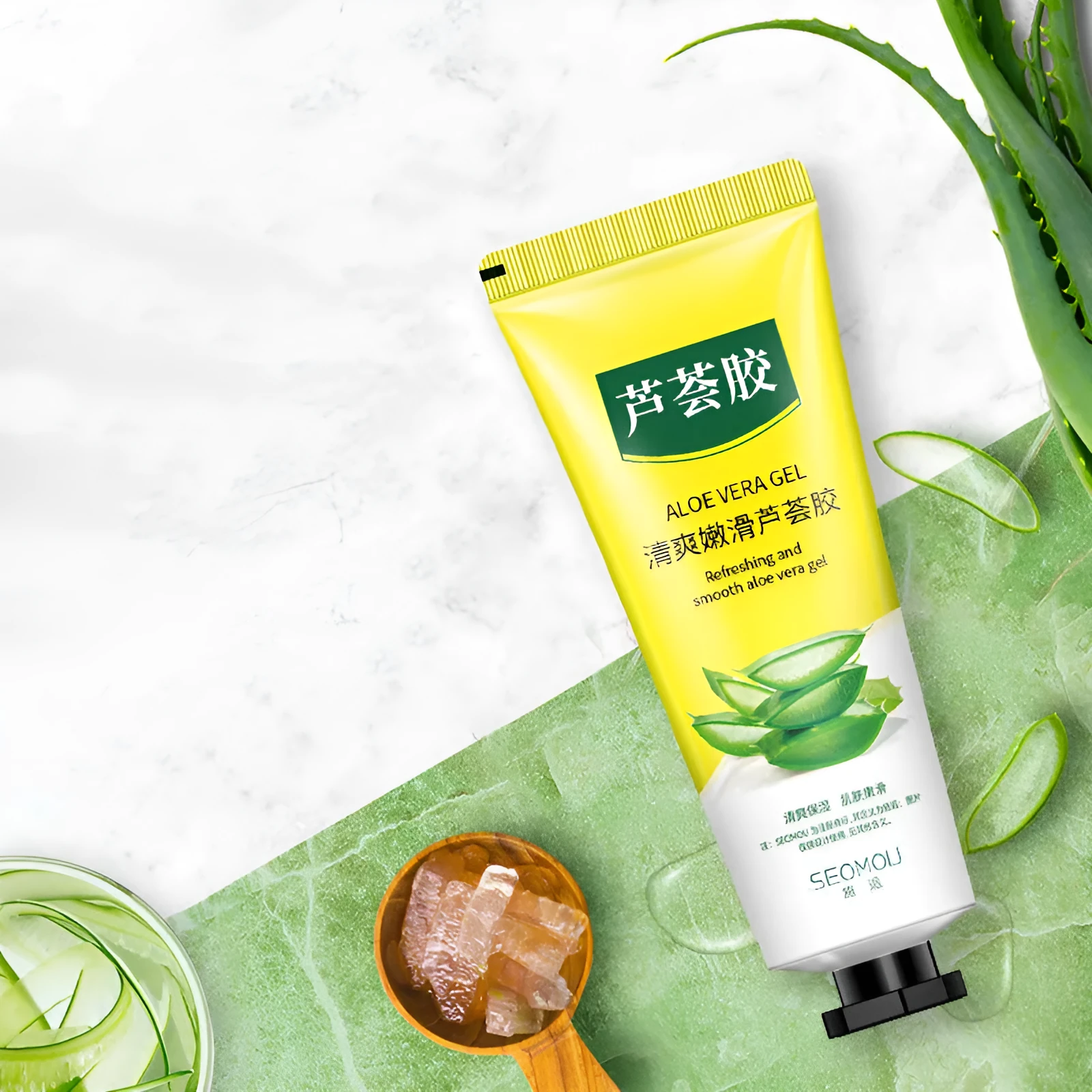 Refreshing moisturising aloe vera gel 30g tube clear and smooth emulsion for all skin types