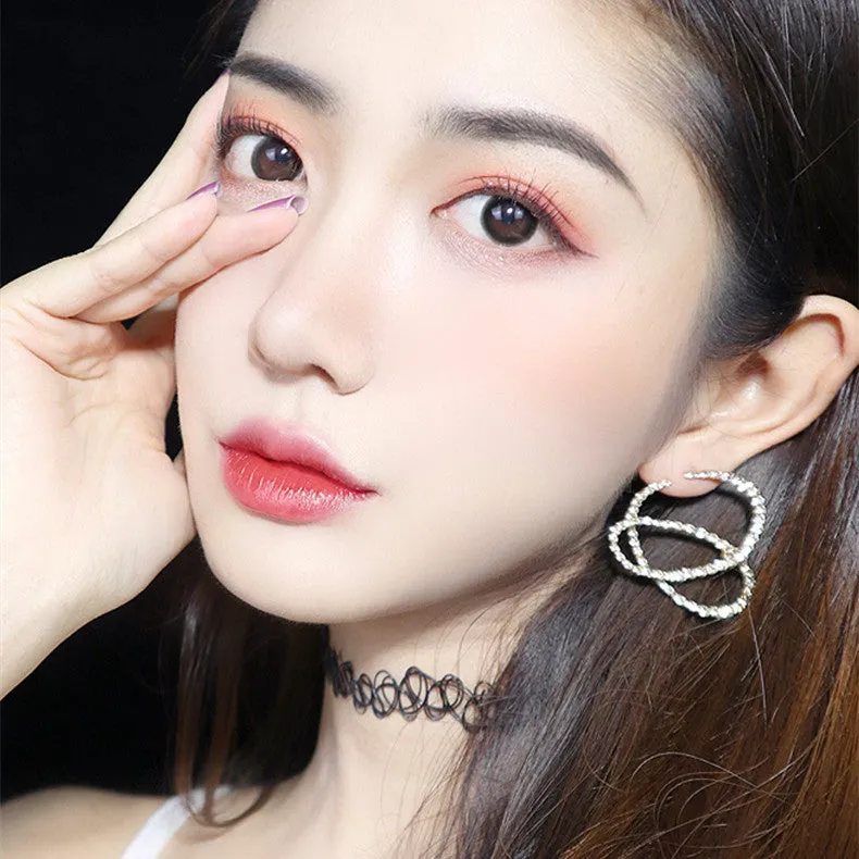 Matte lipstick in shade Highlight Salmon Pink with waterproof long-lasting formula and phytosterols