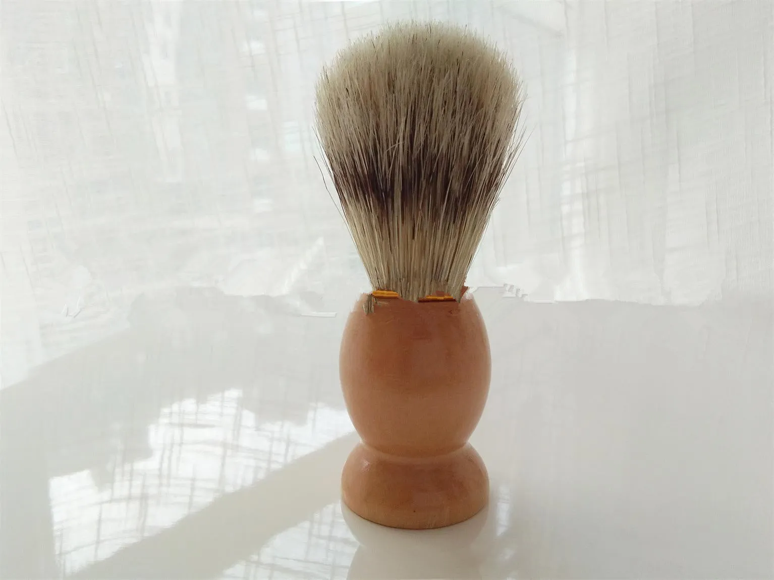 Men's shaving set with beech wood handle razor, Fe-Ni alloy holder, stainless steel soap bowl, and natural bristle brush