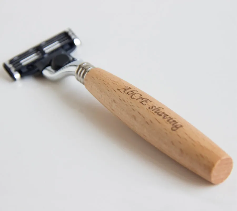 Men's shaving set with beech wood handle razor, Fe-Ni alloy holder, stainless steel soap bowl, and natural bristle brush