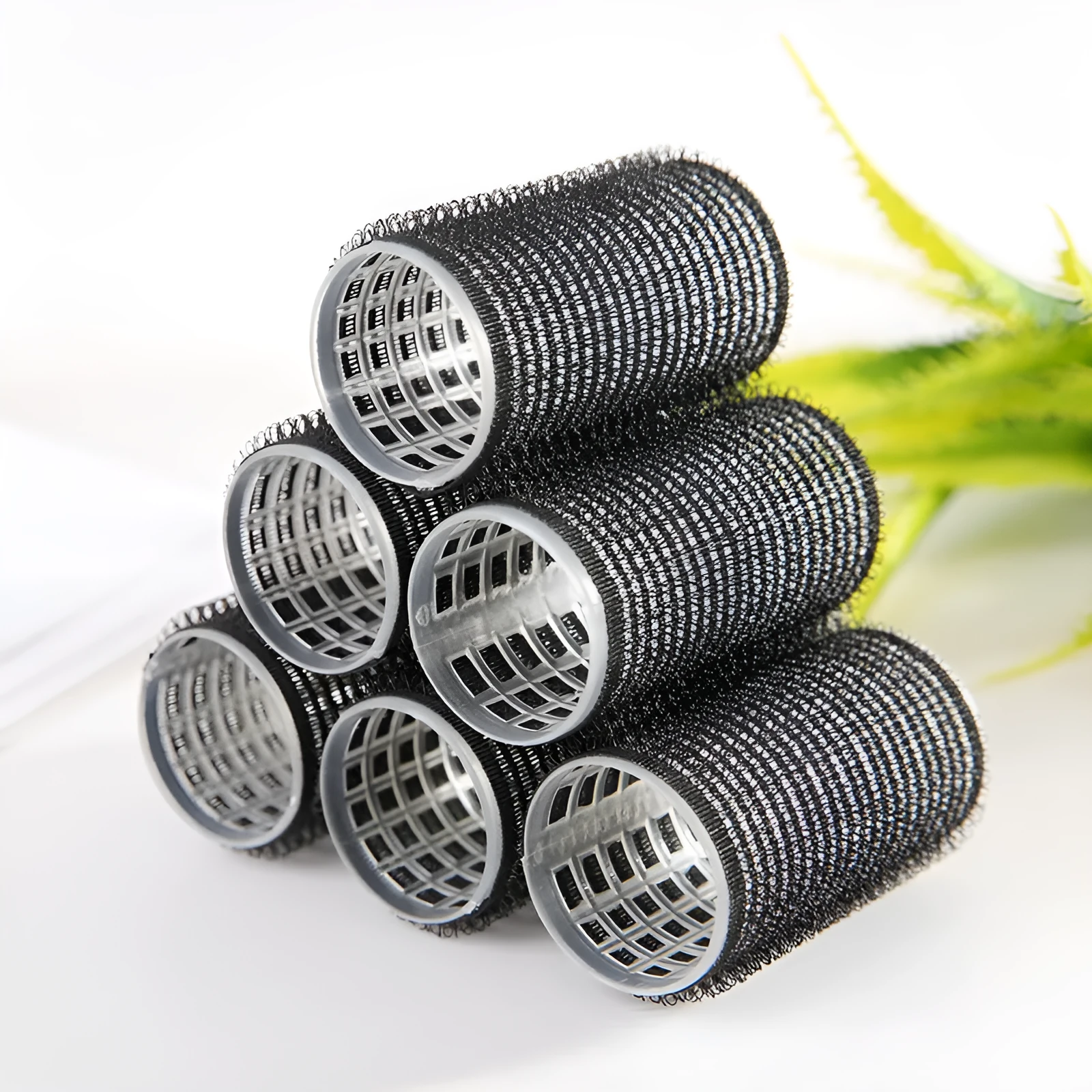 Black cylindrical curling barrel 3x6.3cm for bangs styling
