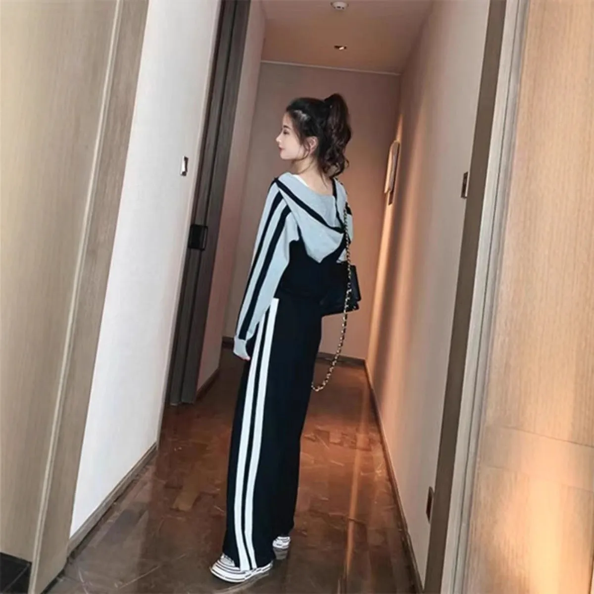 V-neck hooded sweater and loose wide leg pants sports suit for women in gray and black