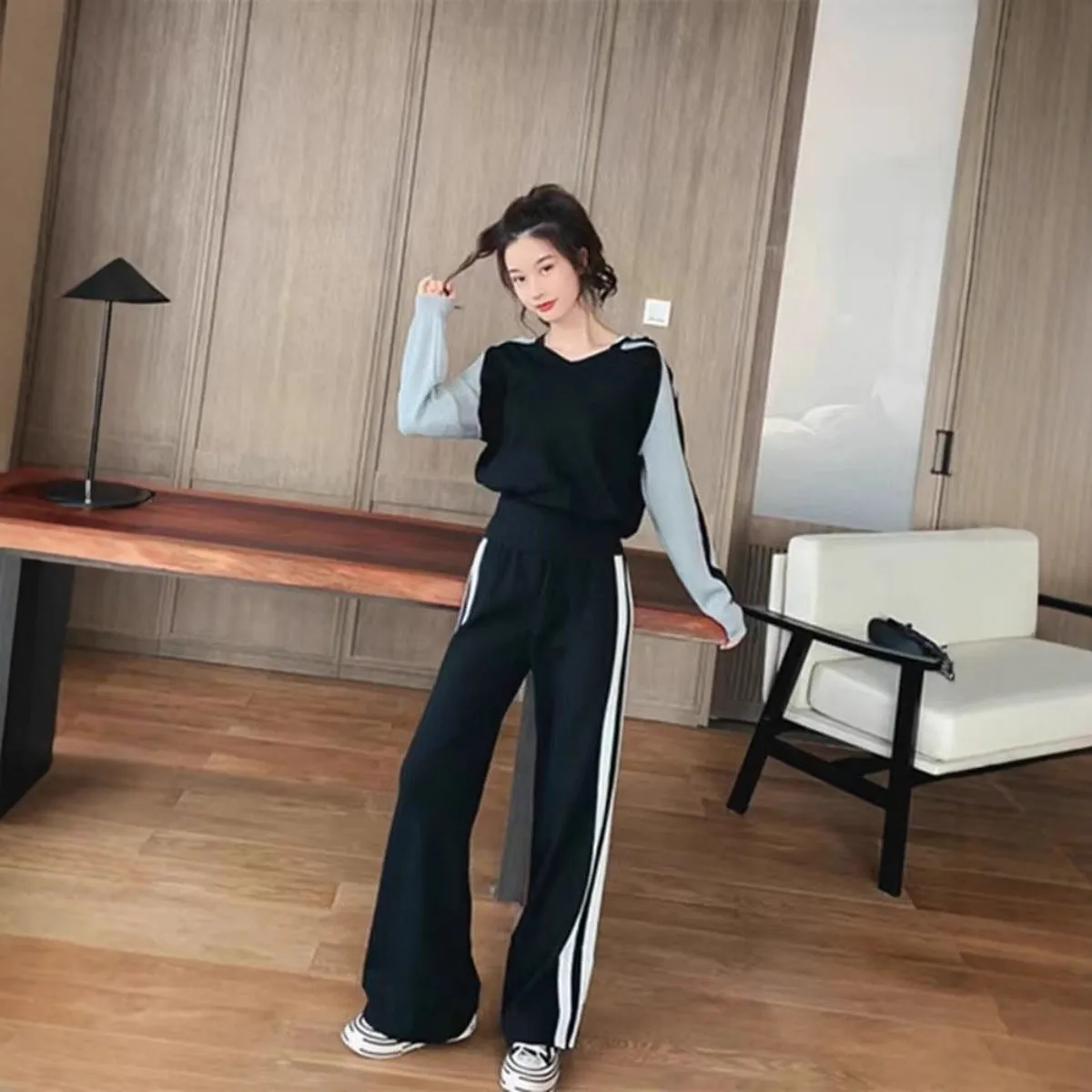 V-neck hooded sweater and loose wide leg pants sports suit for women in gray and black