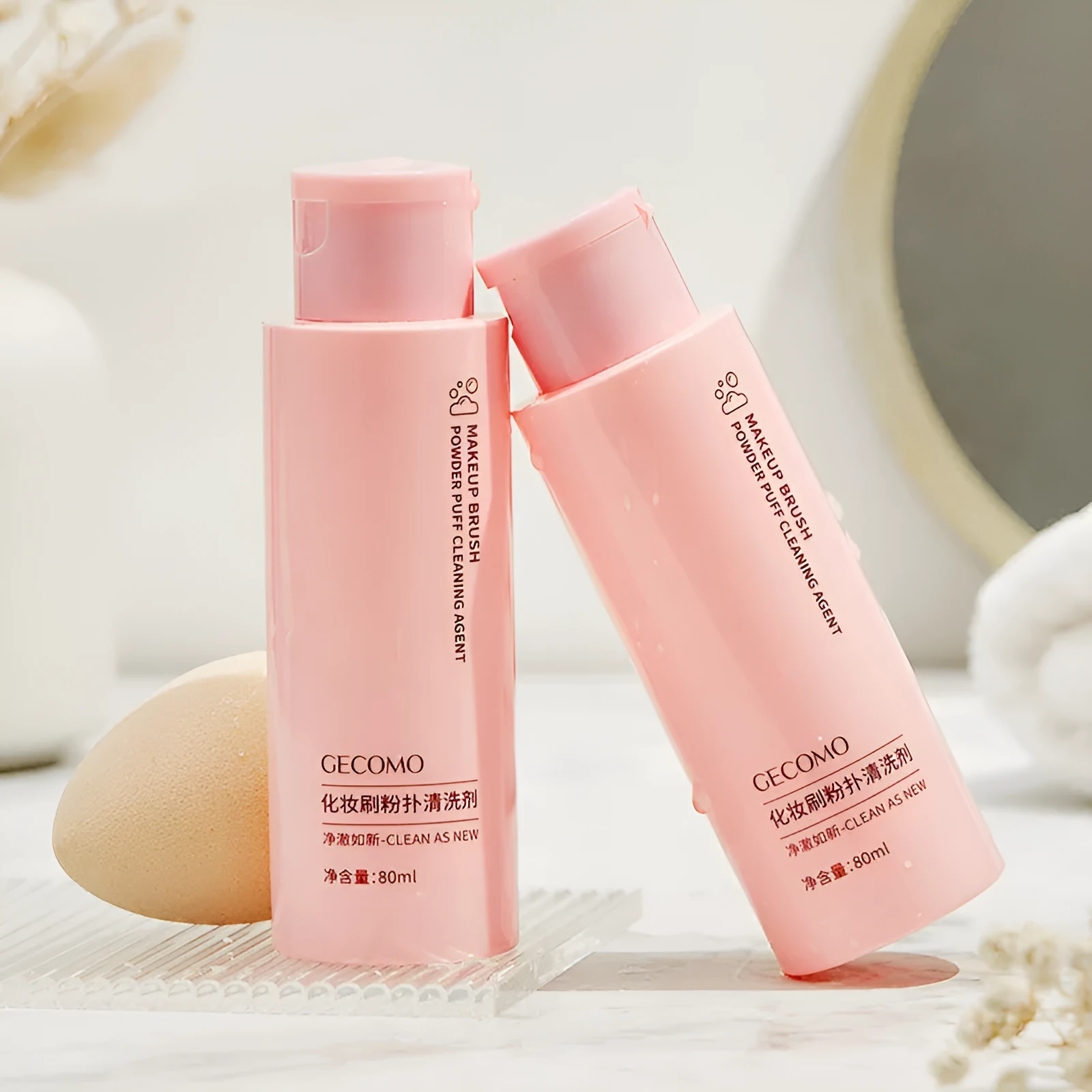 Makeup brush cleaning kit with 80ml detergent bottle and 75ml no-rinse spray for beauty blenders