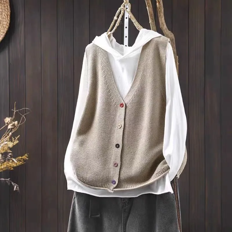Women's v-neck solid colour buckle knitted cardigan vest in chenille fabric