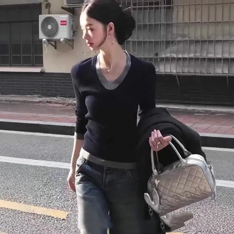 Korean style fake two-piece V-neck knitted bottoming top in black, slim fit, solid colour, polyester, average size