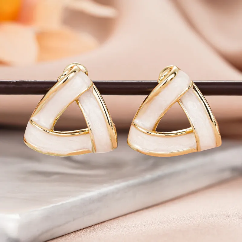 Women's metal oil stud earrings in yellow gold with inlaid zircon and triangle shape