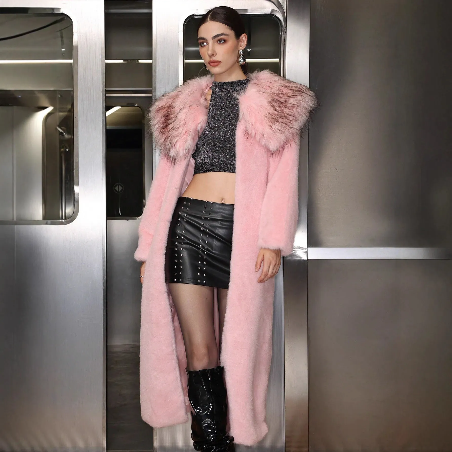 Women's long sleeve faux fur plush thermal long coat in pink with fur collar
