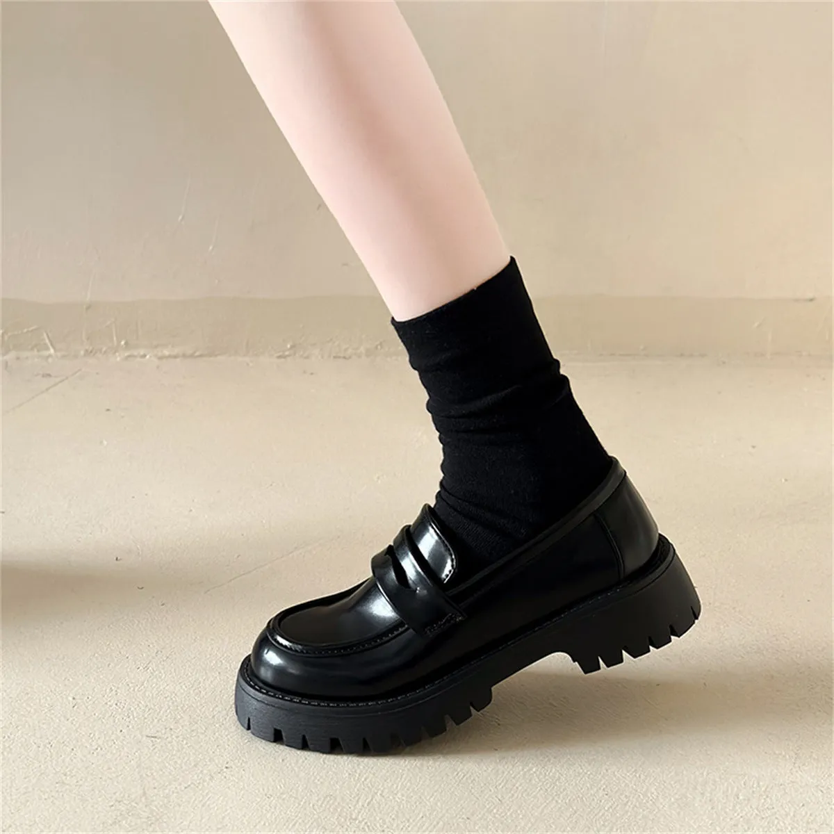 Chunky heel platform shoes women low heel round toe PU rubber British style black