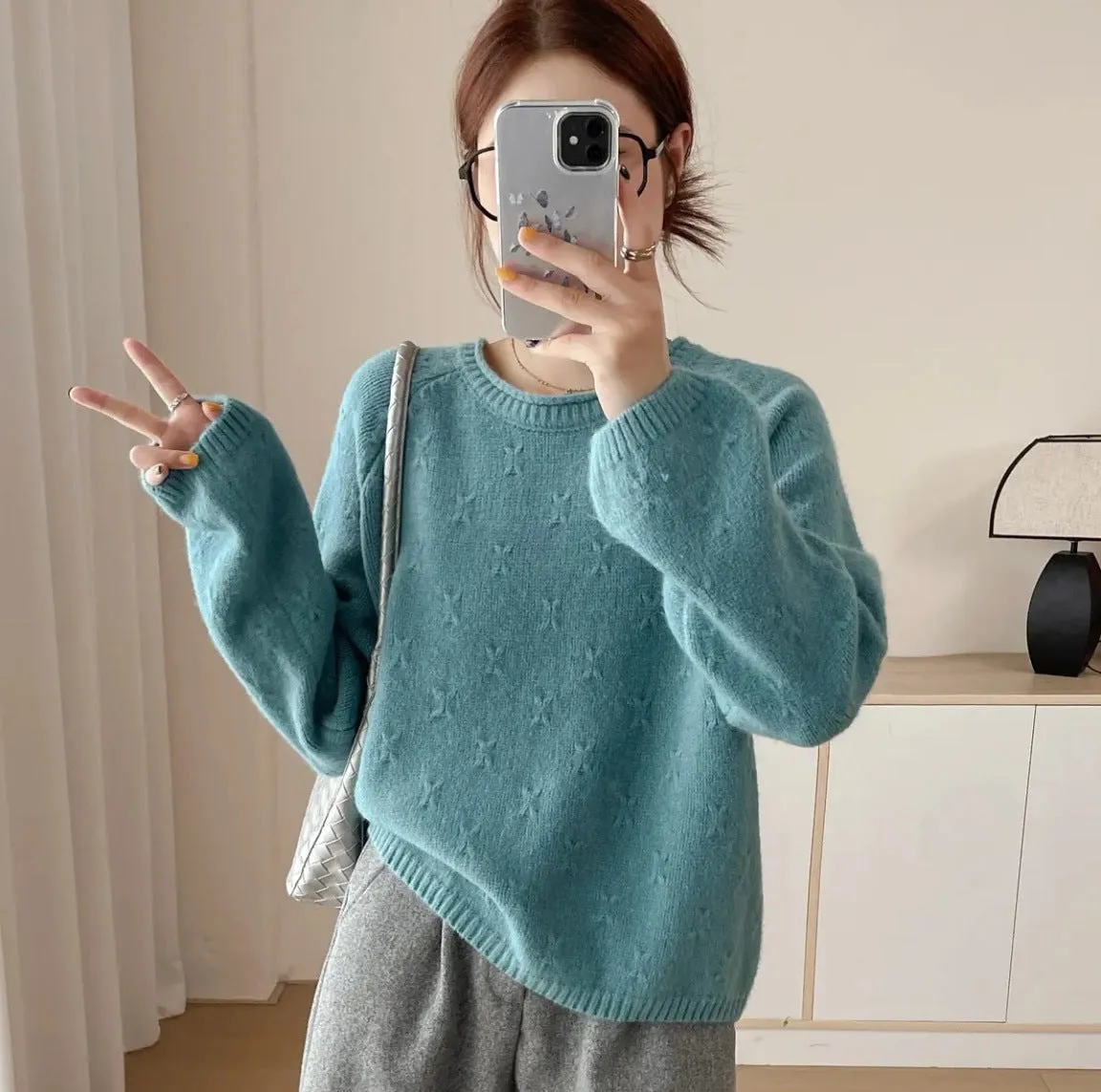 Women's loose fit Ice Silk sweater in gray with flower pattern and curling hem