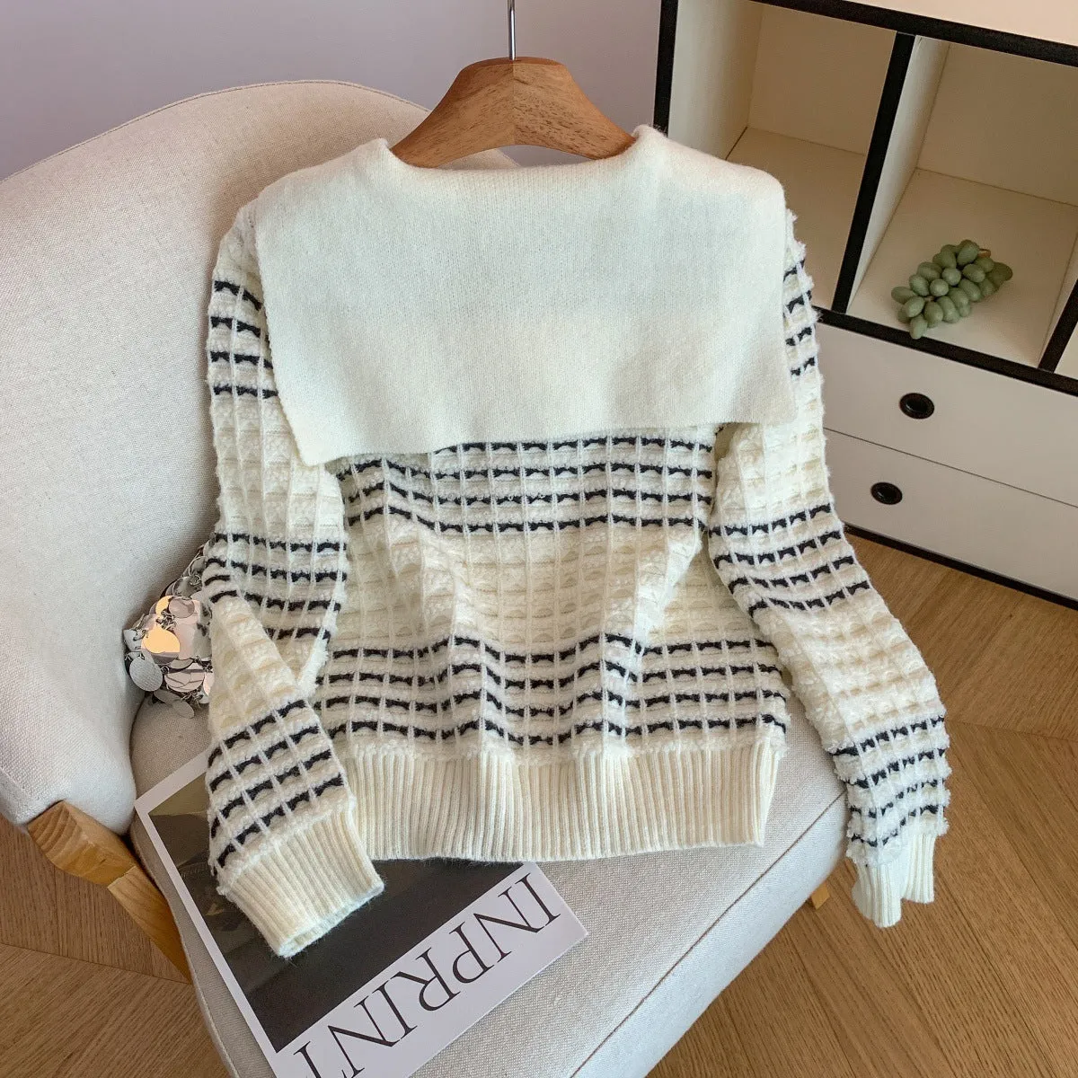 Women's thickened slimming loose sweater with princess sleeves and wave detail in picture colour