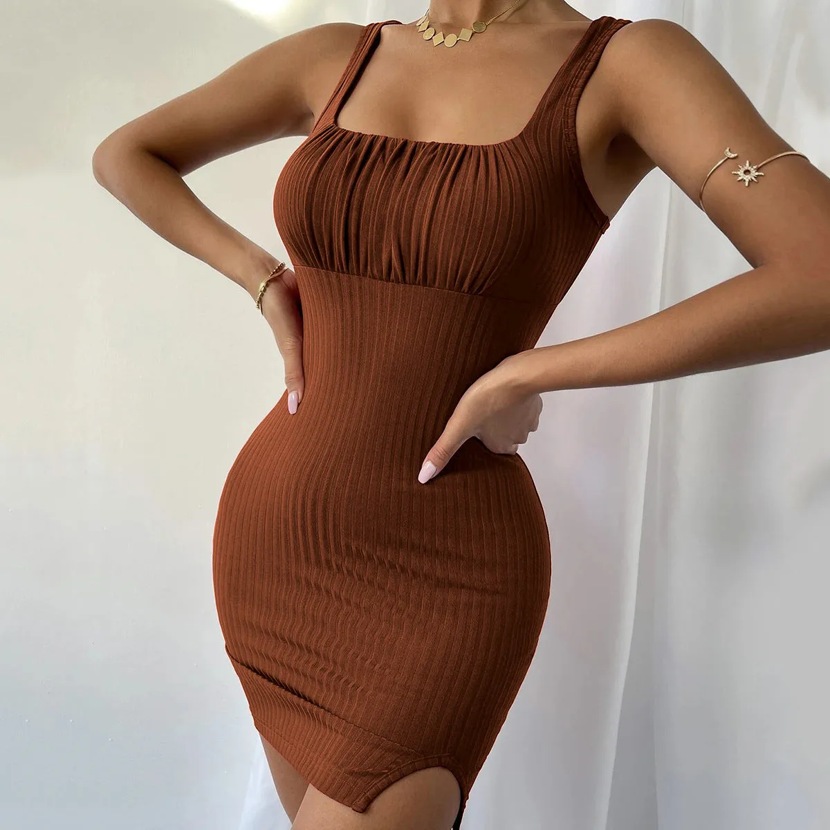 Knitted strapless pencil dress in solid colour with waist tie detail, front pleated element
