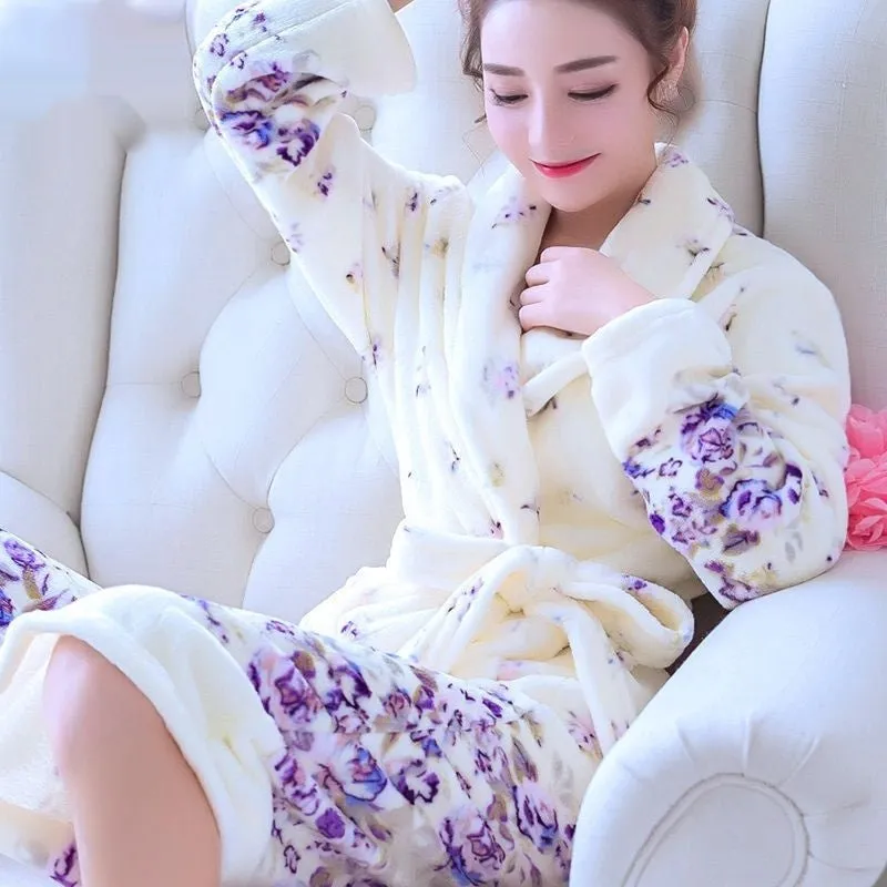 Ladies' thick flannel long sleeve bathrobe in Little Cloud print, woven pure cotton, thickened and lengthened version