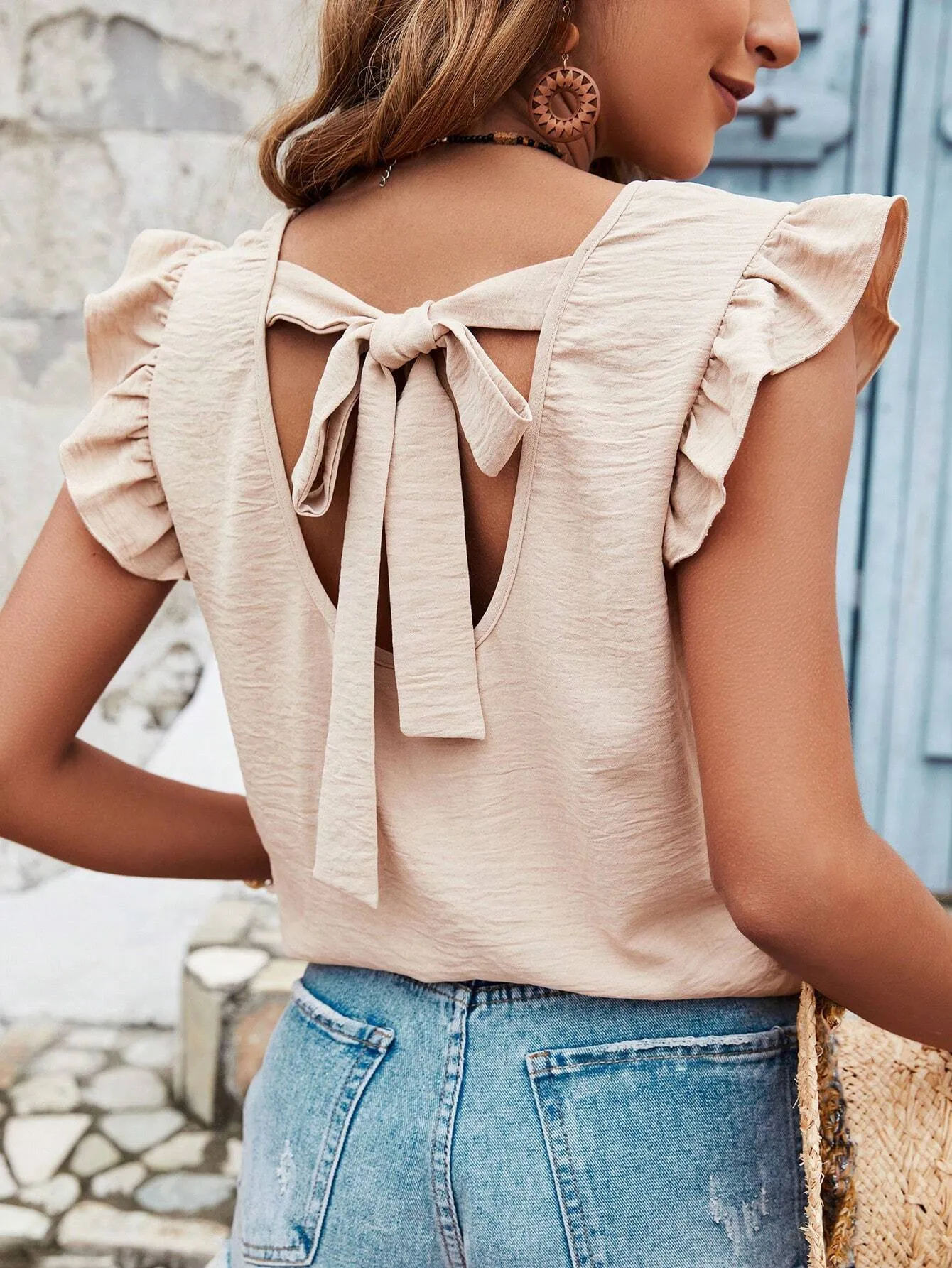 Women's solid colour round neck pullover blouse with ruffled sleeves and patchwork detail