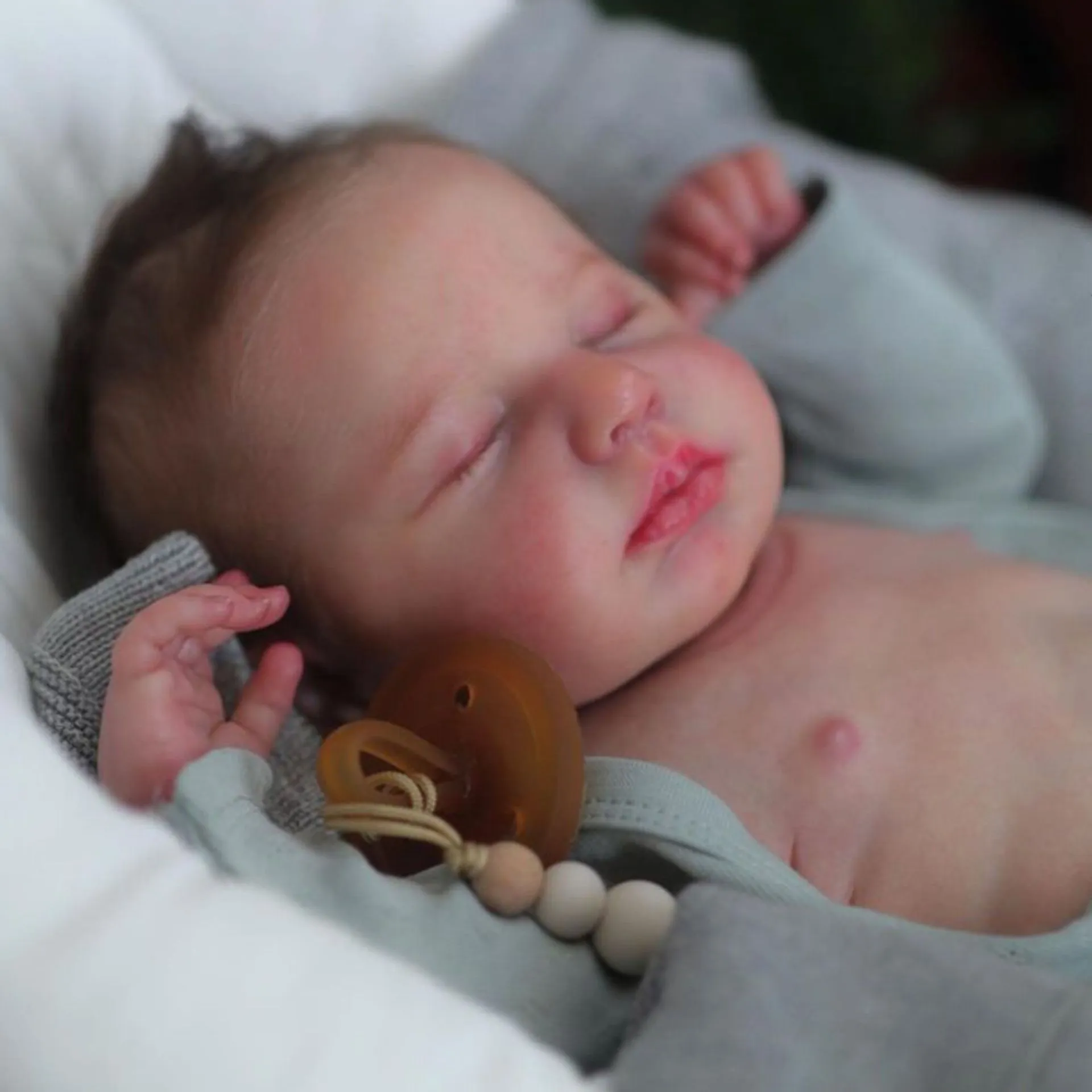 19-inch reborn Loulou silicone baby doll 49cm height realistic detail