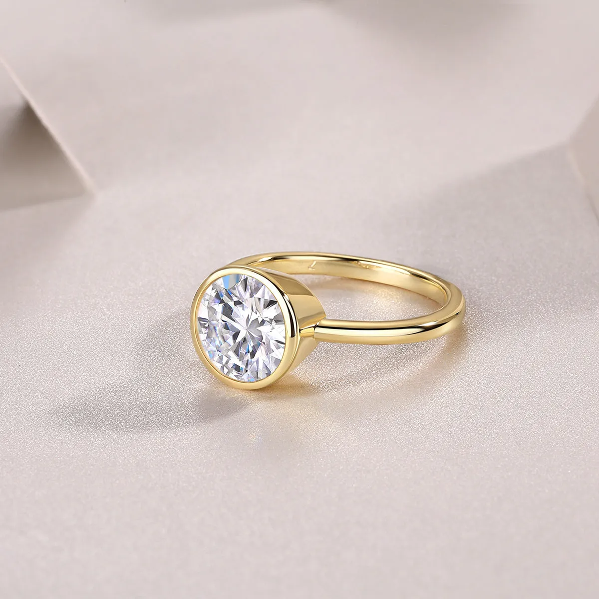 Time Foam gold-plated S925 silver diamond wedding ring set with round moissanite stone on gift box