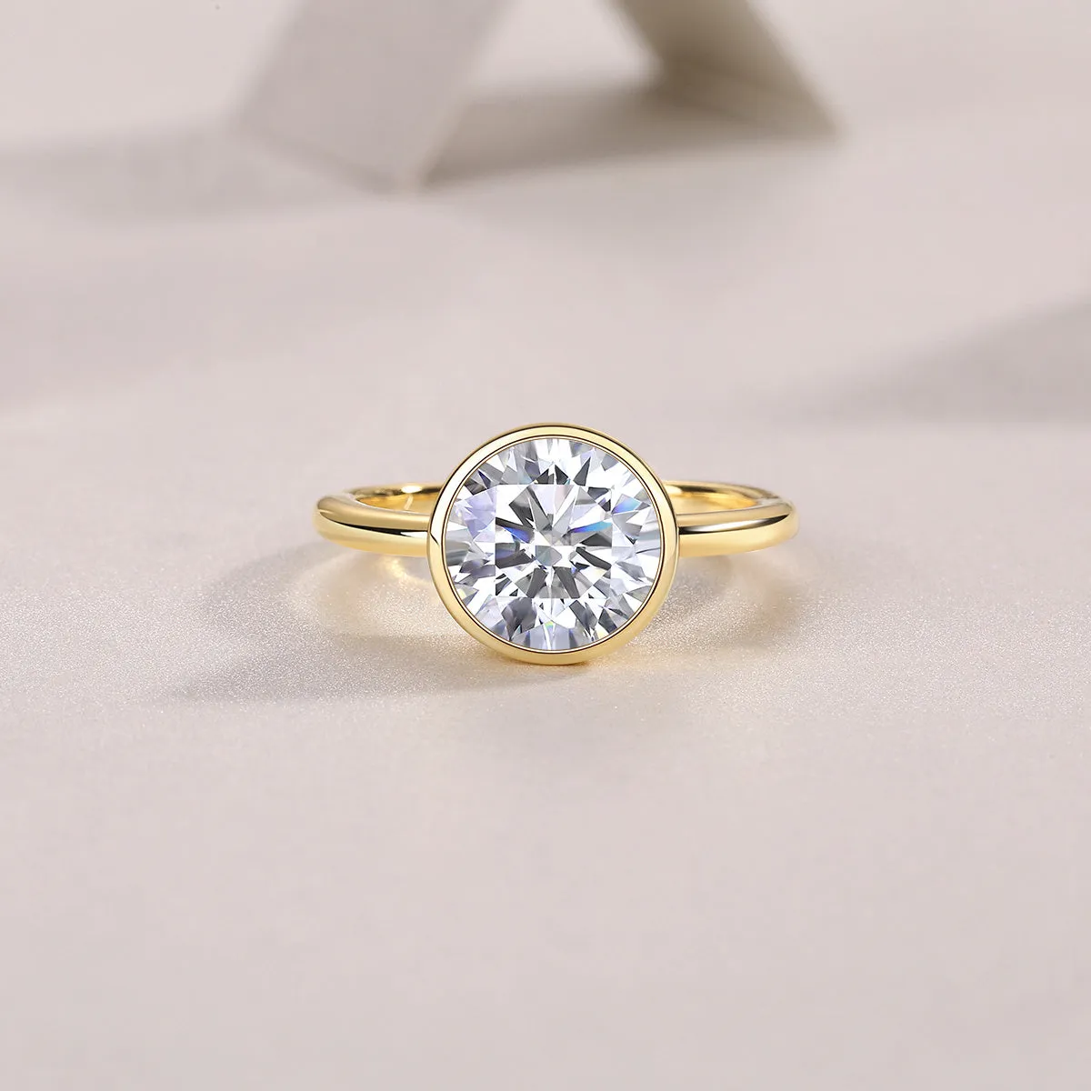 Time Foam gold-plated S925 silver diamond wedding ring set with round moissanite stone on gift box