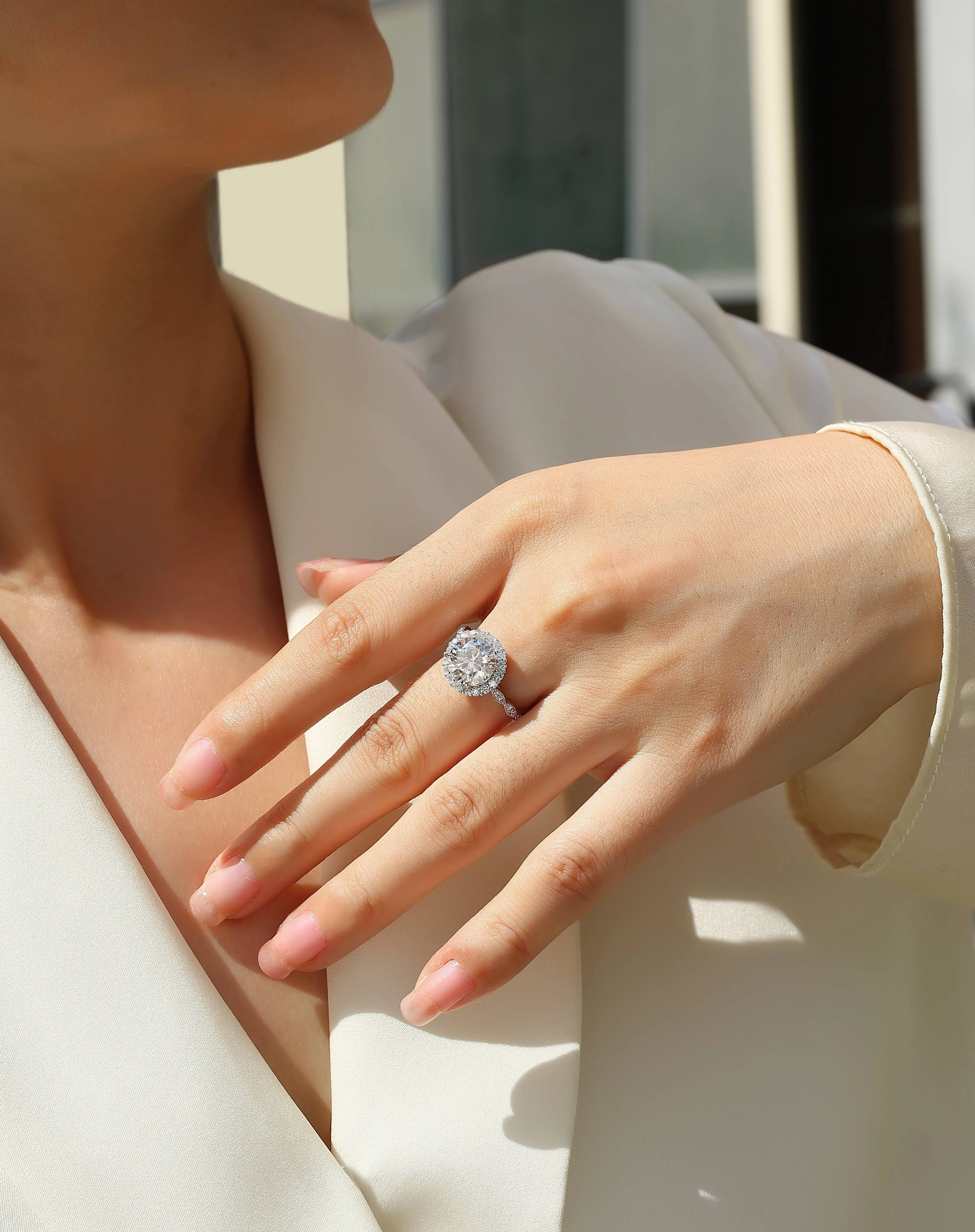 3 carat moissanite wedding ring set on S925 silver with platinum plating and GRA certificate