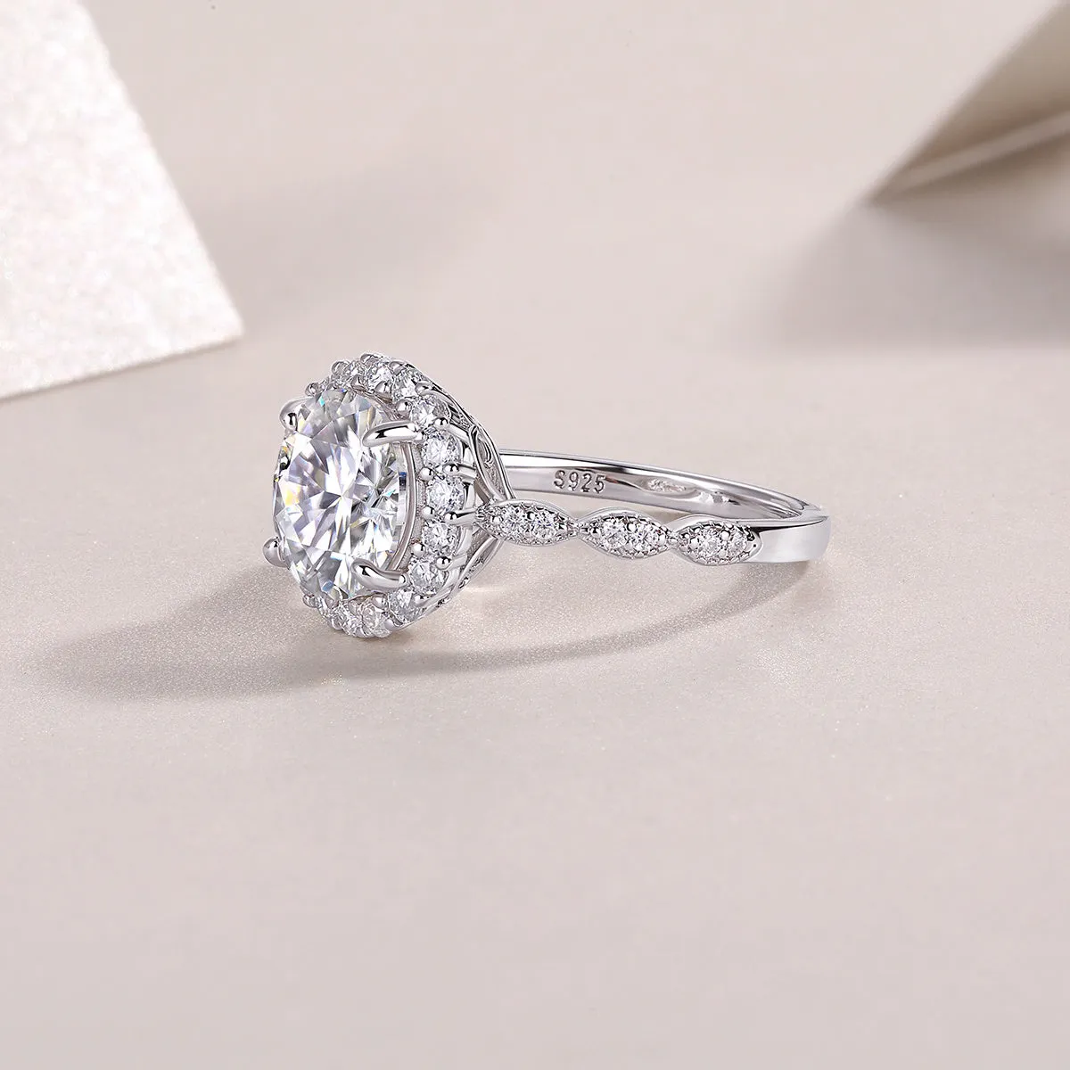 3 carat moissanite wedding ring set on S925 silver with platinum plating and GRA certificate