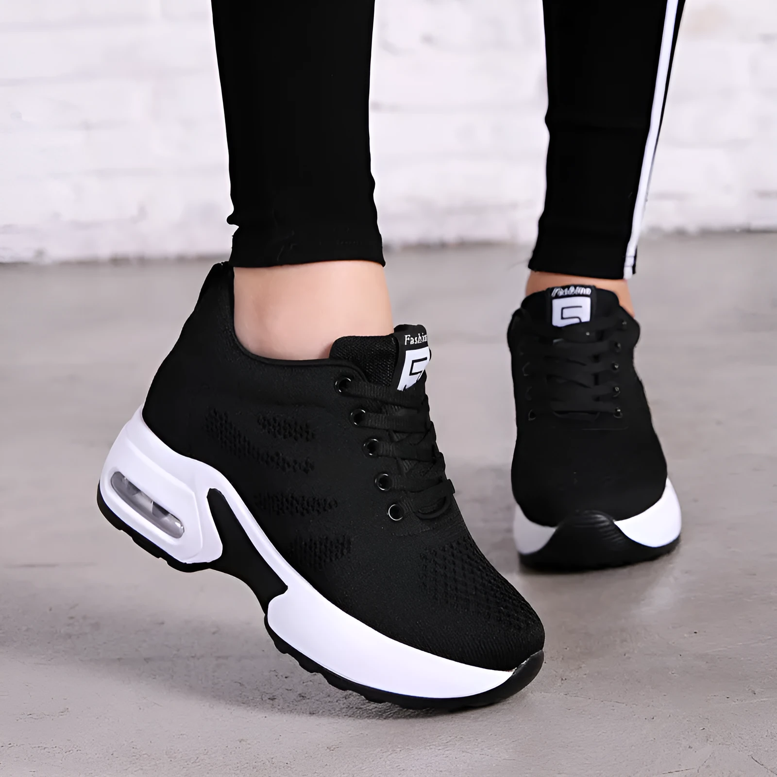Soft sole mesh height-increasing platform casual shoes in black, side view