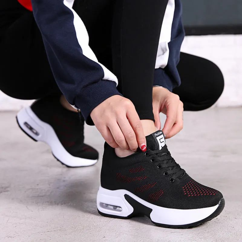 Soft sole mesh height-increasing platform casual shoes in black, side view