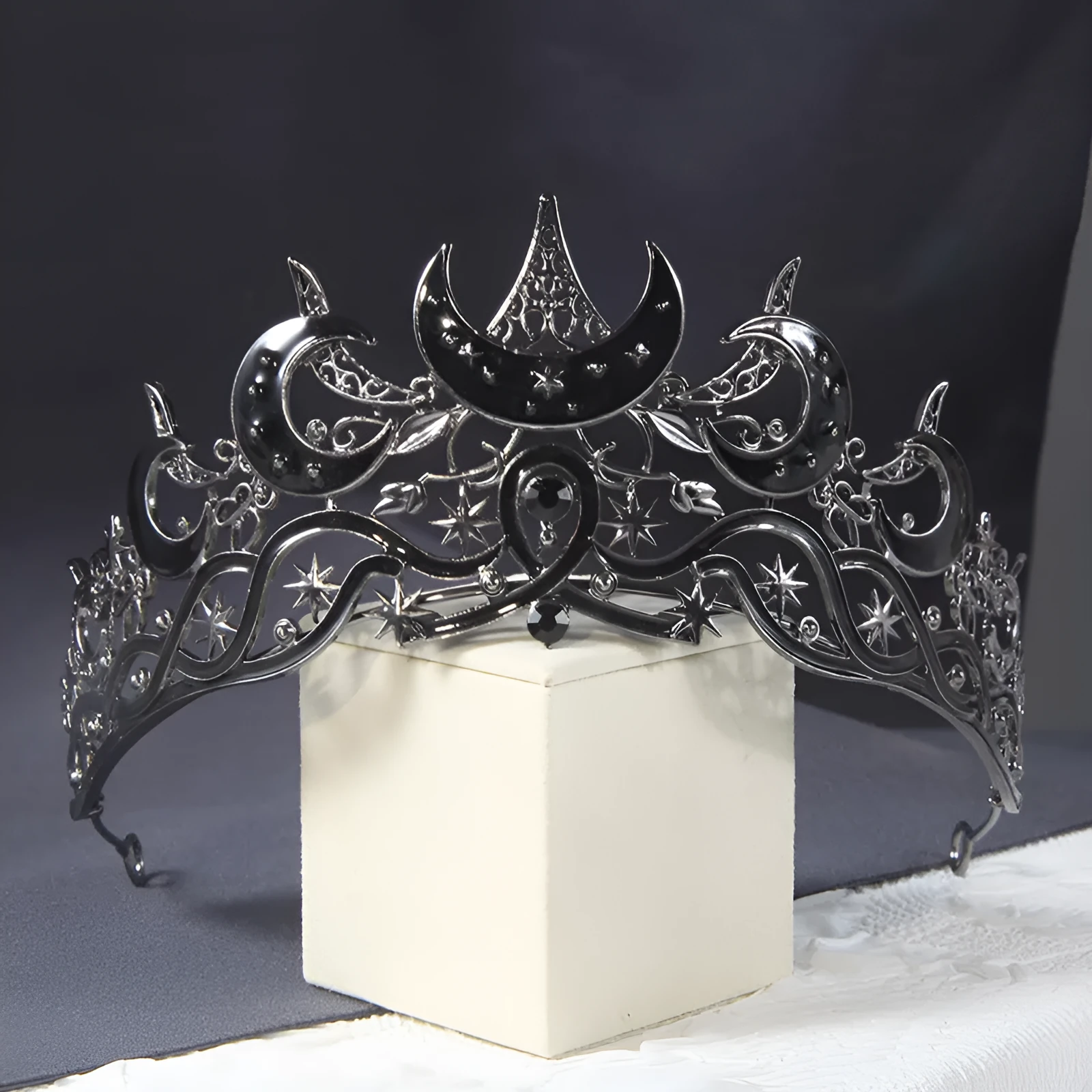 European American dark crescent shape bridal wedding crown with rhinestone and alloy