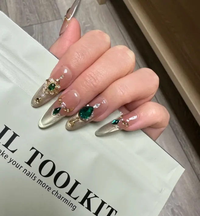 Women's emerald jade manicure ornament material package with diamond jewellery set for nail art decoration