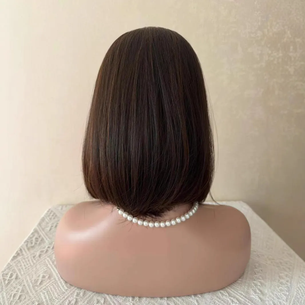 Lady's brown lace wig with inner layer gradient and middle part